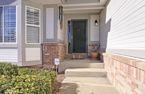 Stetson Hills House | 4 bedroom cutie w/2 car garage