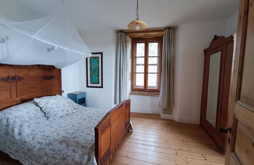 Aulnay Other | 4 bedroom farmhouse with pool, jacuzzi and lakes