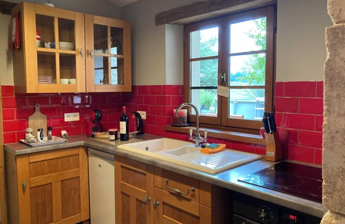 Brie-sous-Barbezieux Cottage | 4-bedroom cottage in serene Brie-sous-Barbezieux with WiFi