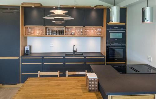 Faervik House | 4 Bedroom Gorgeous Home In Tromøya