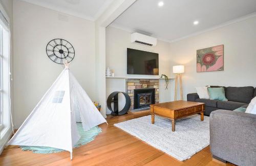 Heathmont Apartment | 4 Bedroom Home in Heathmont Perfect for Families