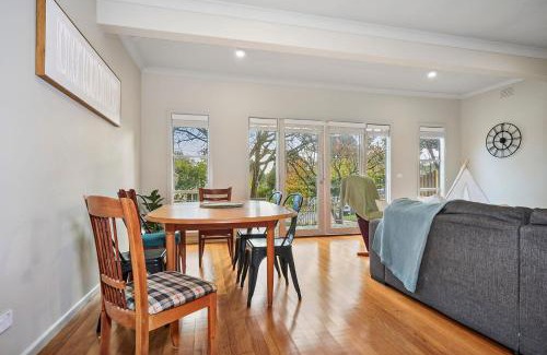 Heathmont Apartment | 4 Bedroom Home in Heathmont Perfect for Families