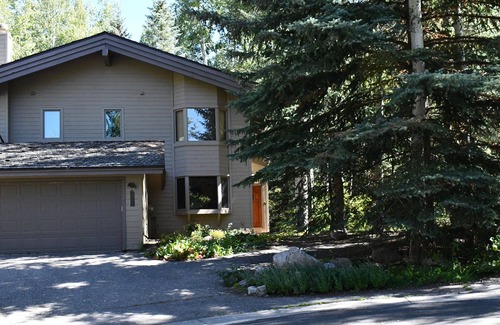 Vail House | 4-Bedroom Home in Upscale Neighborhood Near Vail Golf Course, Ski Lifts