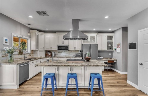 Chandler House | 4 Bedroom Home With Swimming Pool, BBQ, Large Yard , Pool table, games and more!