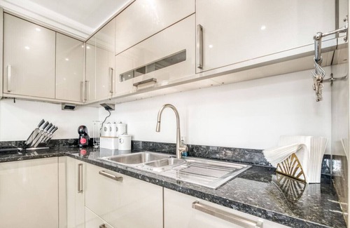 Turnham Green House | 4 Bedroom House in Chiswick