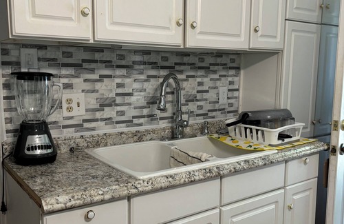 Clarkson House | 4-bedroom house in fabulous Clarkson with AC, WiFi. Enjoy your stay