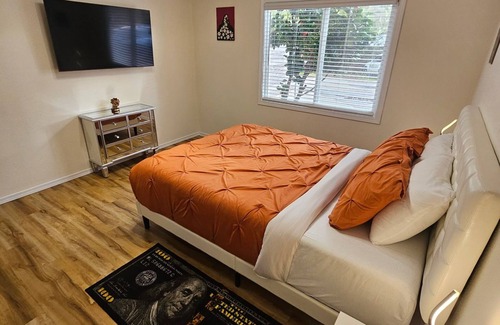 Redway House | 4-bedroom house in marvelous Redway with AC