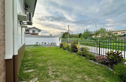Bacolor House | 4-bedroom house in enchanting San Fernando with WiFi, AC
