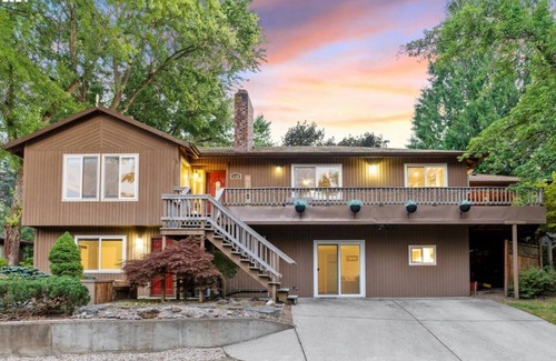 Hillsboro House | 4-bedroom house in serene Hillsboro with entertainment room, AC