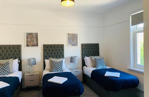 Penylan House | 4 bedroom House nr Cardiff City Centre