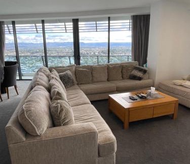 Broadbeach Apartment | 4 Bedroom Huge Sub Penthouse Oracle Level 31 Magnif VIEWS 260m2 Family Skyhome Sleeps 8 Adults and 2 Children, Sofa Bed Portacot, High Chair Central to Everything Resort Skyhome 5 STAR Luxury