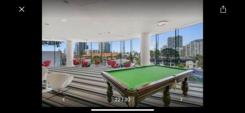 Broadbeach Apartment | 4 Bedroom Huge Sub Penthouse Oracle Level 31 Magnif VIEWS 260m2 Family Skyhome Sleeps 8 Adults and 2 Children, Sofa Bed Portacot, High Chair Central to Everything Resort Skyhome 5 STAR Luxury