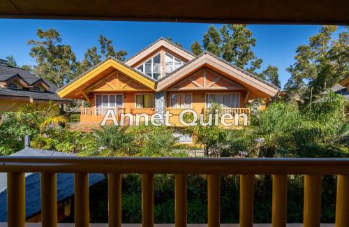 Baguio Villa | 4 Bedroom Log Cabin in Camp John Hay Baguio