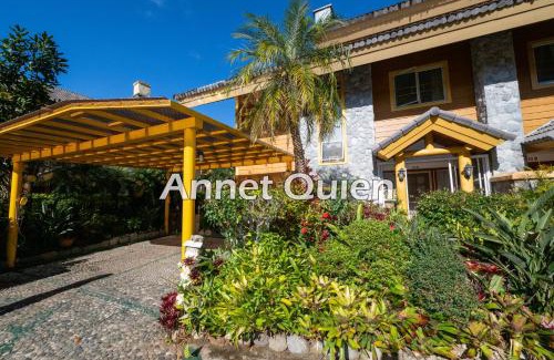 Baguio Villa | 4 Bedroom Log Cabin in Camp John Hay Baguio