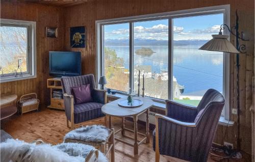 Innbjoa House | 4 Bedroom Lovely Home In Bjoa