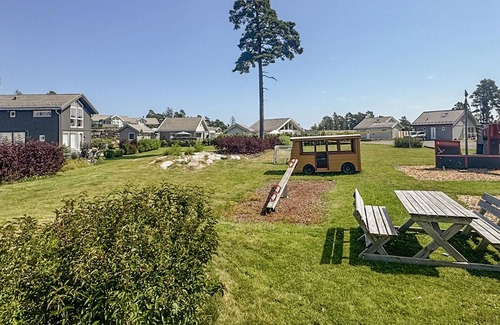 Arendal House | 4 bedroom lovely home in Færvik