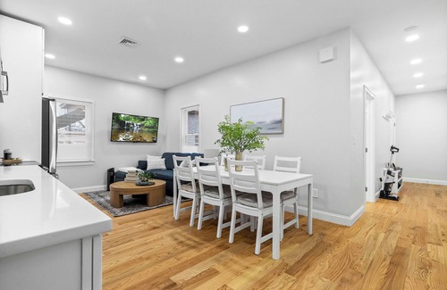 Central Square Apartment | 4-bedroom Lux House in Cambridge