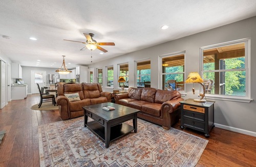 Mineral Bluff Cabin | 4 Bedroom Luxury Cabin on Toccoa River