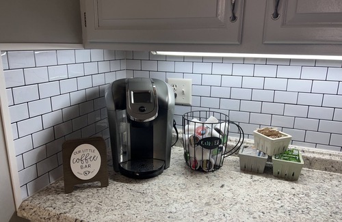 Summerfield Cottage | 4 bedroom Retreat Sleeps 11 with Dock on Lake Weir near The Villages & Orlando