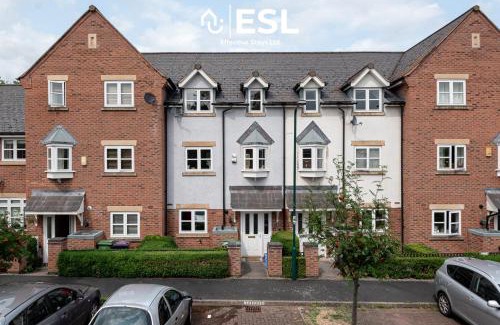 Shrewsbury House | 4 Bedroom Townhouse 10mins walk from Shrewsbury Town Centre with Parking