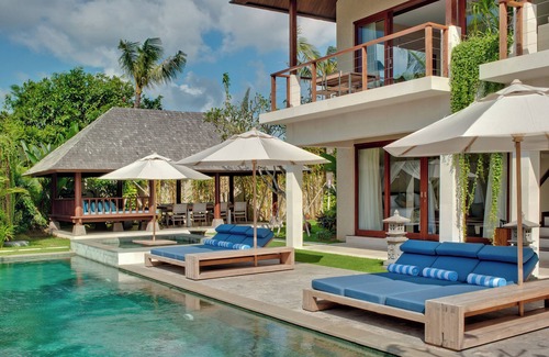 Batubelig Villa | 4-Bedroom Villa in Seminyak near Batu Belig Beach