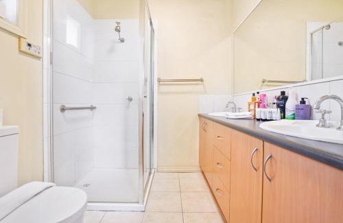 Doncaster Villa | 4 bedrooms house walking to shopping town#20A