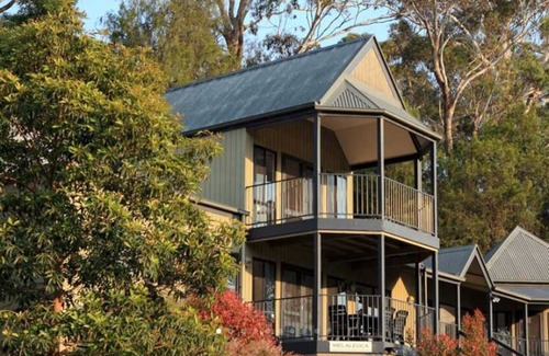 Metung House | 4 BR Lakeview Terrace House