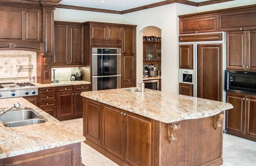 Bay Isle House | 4 BR SIESTA KEY SPA GETAWAY WITH GOLF SIMULATOR, TURFED YARD, AND MANCAVE.