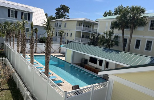 Tybee Island House | 4 BR Southern Style Home w/HUGE Private Pool - Arcade Game Room - Sunset Villa
