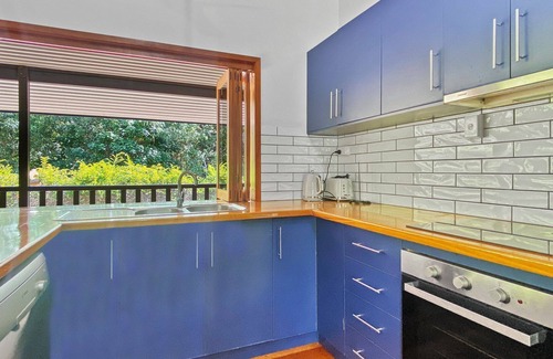 Nelly Bay House | 4 Coleton Court - Large, family holiday home in a quiet location