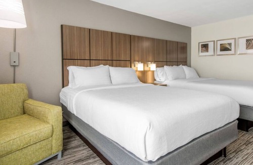 Tropic House | 4 Comfy and Modern Units, Pool, Parking