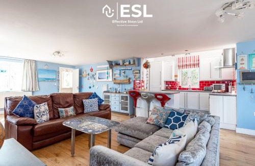 New Quay House | 4 En Suite Bedroom Home Overlooking New Quay Sea