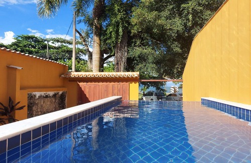 Jabaquara House | 4 en-suites,pool, BBQ, beach front, 14 people, 1.3km from old center