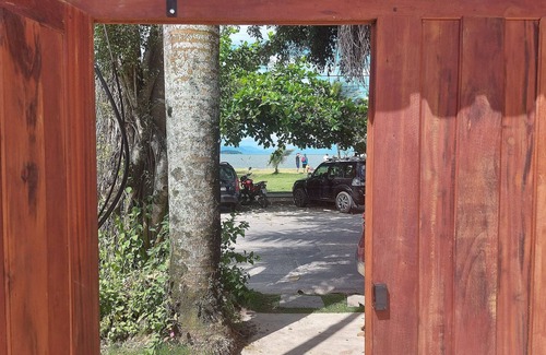 Jabaquara House | 4 en-suites,pool, BBQ, beach front, 14 people, 1.3km from old center