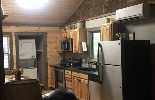 Mountain Home Cabin | #4 Fall Creek Cabins family friendly 1 mile from Lake Norfork , Mtn. Home Ar.