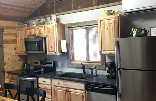 Mountain Home Cabin | #4 Fall Creek Cabins family friendly 1 mile from Lake Norfork , Mtn. Home Ar.