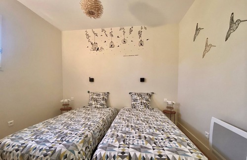 Birac-sur-Trec House | 4 * gîte with swimming pool on the slopes