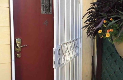 Mariposa Apartment | #4 Historic Downtown Apartment w/kitchennn