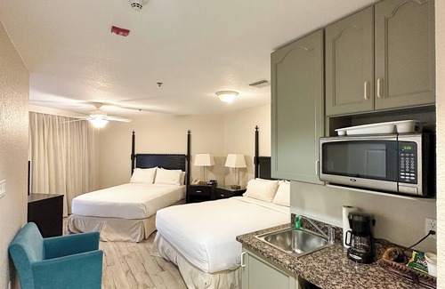 Crystal Harbour Resort | 4 Island View Rooms, Pool, Free Parking, Pet-friendly Rest & Relaxation! 4 Modern Units, Pool, Island View, Beachfront Property