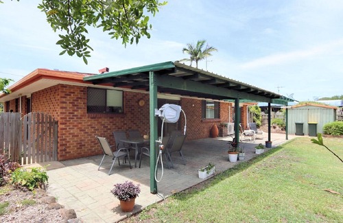 Bargara House | 4 Jacques Court - Quiet location close to shops