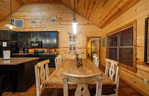 Broken Bow Cabin | 4 Master Bedrooms, Hot Tub, Playground- Single Story