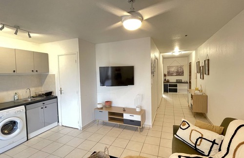 Marigot Apartment | 4-bed apartment with sea view in residence with swimming pool