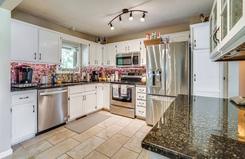 White Bear Lake House | 4 Mi to Dtwn: White Bear Lake Home w/Large Yard