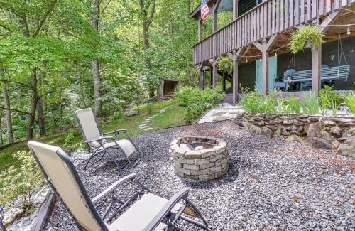 Robbinsville House | 4 Mi to Lake Santeetlah Cabin with Deck and Views