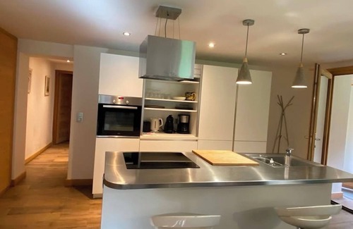 Les Bossons Apartment | 4 min from Chamonix by car, Charladomé chalet apartment Garden level