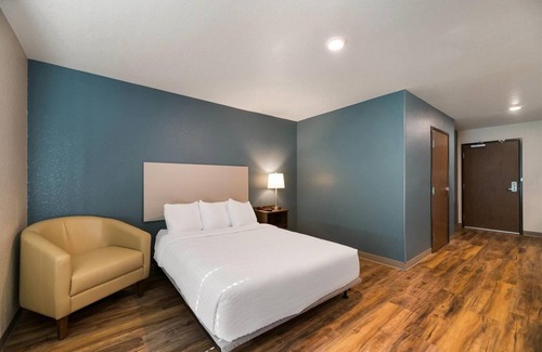Rockledge Hotel | 4 Modern Rooms with Kitchen for Exploring Florida’s Space Coast & Attractions
