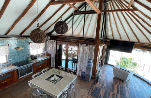 Playa del Secreto House | 4-Bedroom Penthouse, Private Beach, Chef, Wi-Fi, Housekeeping, Kayaks