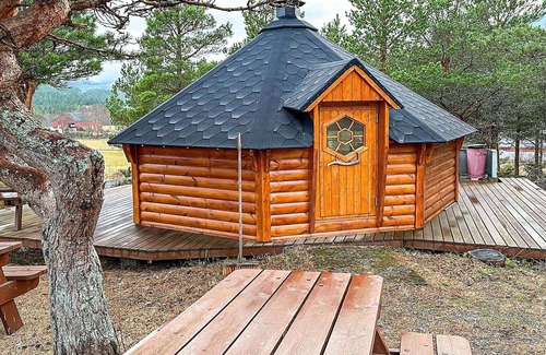 Olden House | 4 person holiday home in Lysøysundet