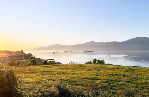 Oksnes House | 4 person holiday home in ALSVÅG