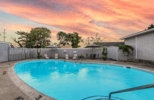 Rehoboth Beach Apartment | 4 Rehoboth Beach House - 20494 Coastal Highway #4
